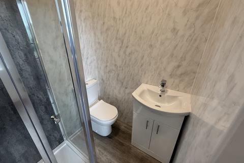 1 bedroom apartment to rent, Birkby Lodge Road, HUDDERSFIELD