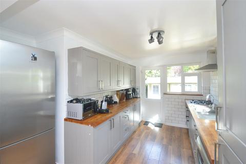 3 bedroom detached bungalow for sale, Alexandra Road, Cowes
