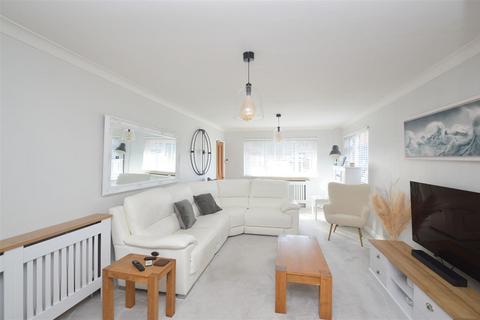 3 bedroom detached bungalow for sale, Alexandra Road, Cowes