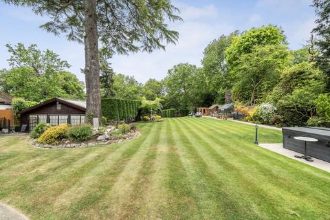6 bedroom detached house for sale, Copthorne Road, Croxley Green, Hertfordshire