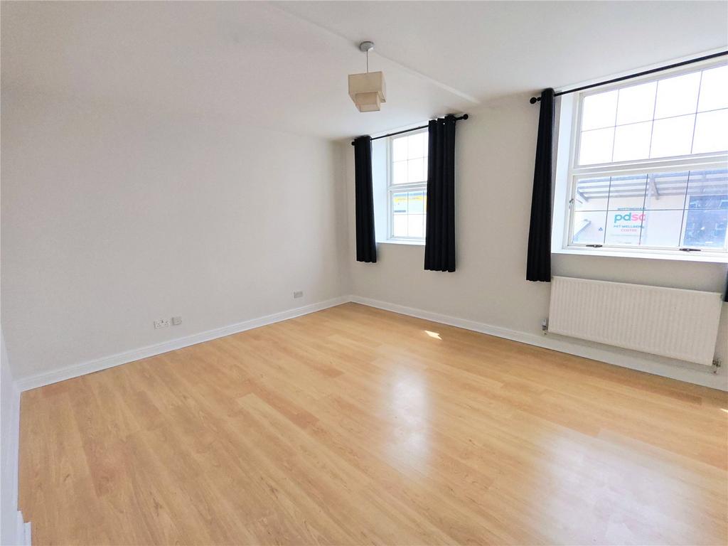 Radford Road, Nottingham, Nottinghamshire, NG7 - More