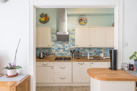 2 bedroom flat for sale, Portland Place, Bath, BA1