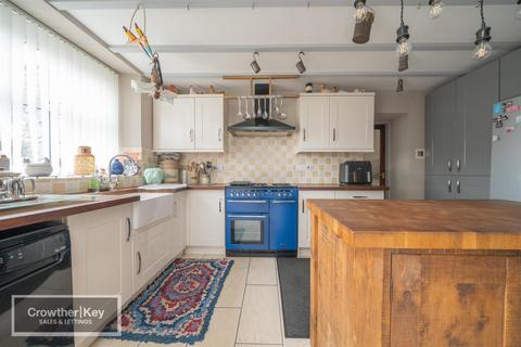 4 bedroom detached house for sale, Tongue Lane, Buxton