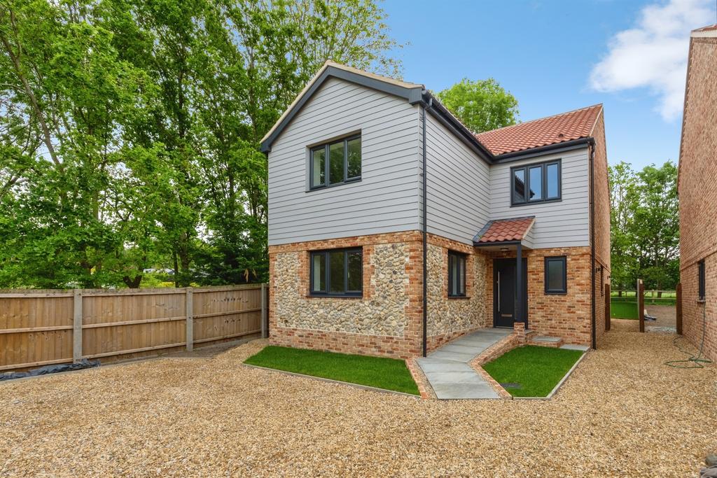 4 bedroom detached house for sale