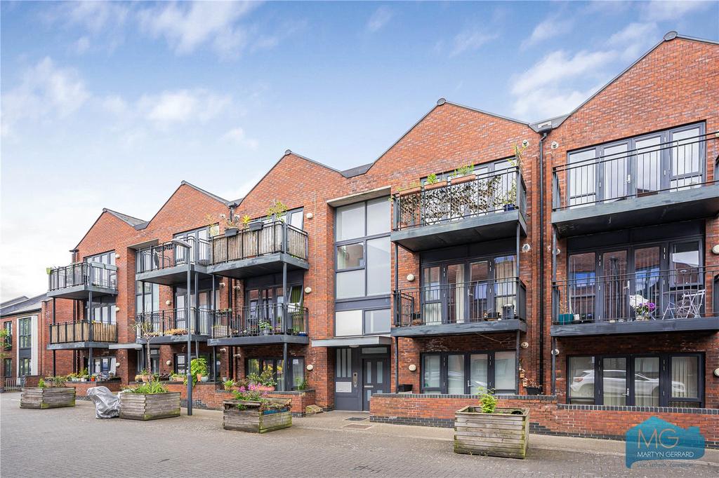 Apartment in London, London Borough of Haringey - View 2