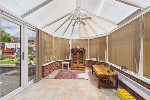 3 bedroom detached house to rent, Ashtrees Road, Woodley, Reading, Berkshire, RG5