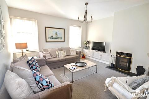 3 bedroom apartment for sale, High Street, St Davids