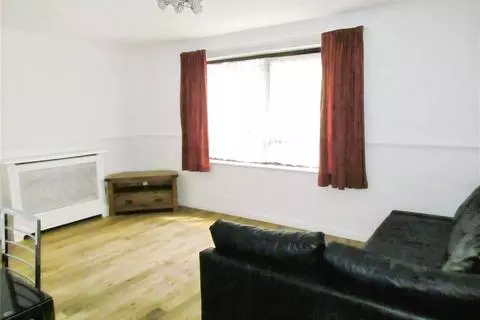 1 bedroom apartment to rent - View 4