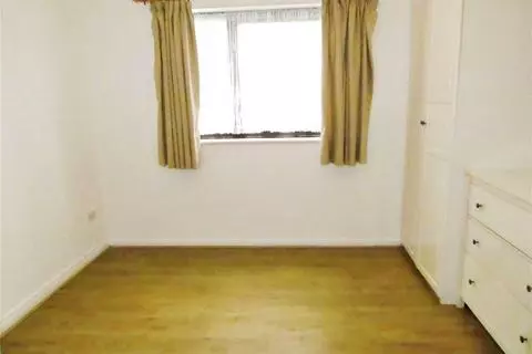 1 bedroom apartment to rent - View 5
