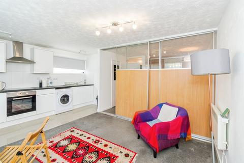 Studio for sale, Sutherland Close, Romsey