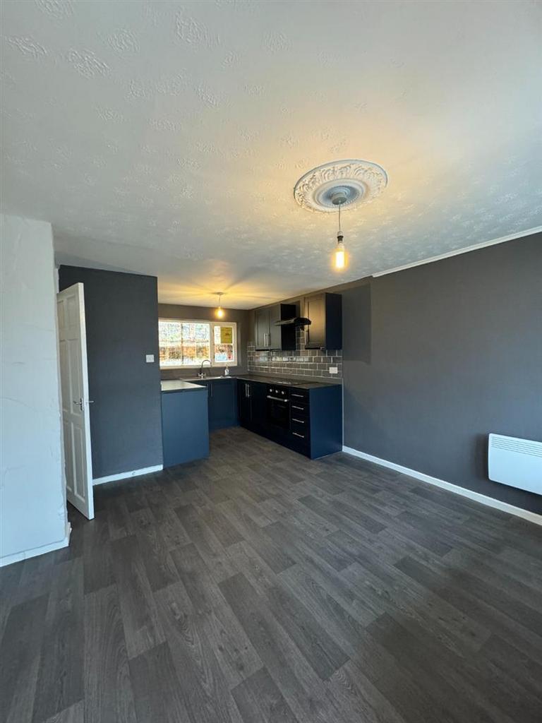 House in Newcastle upon Tyne, Blakelaw, Denton Burn - View 4