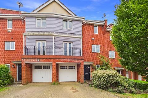 Flowers Avenue, Ruislip, HA4