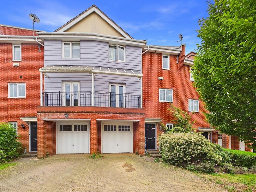 Detached house exterior, driveway, garage