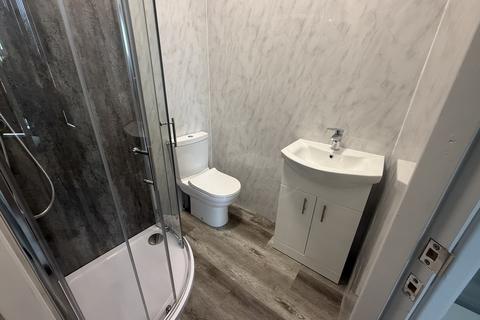 1 bedroom apartment to rent, Birkby Lodge Road, HUDDERSFIELD