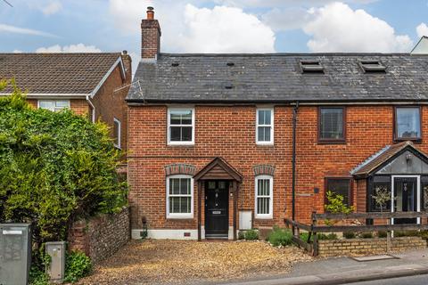 2 bedroom end of terrace house for sale, Bar End Road, Winchester, SO23