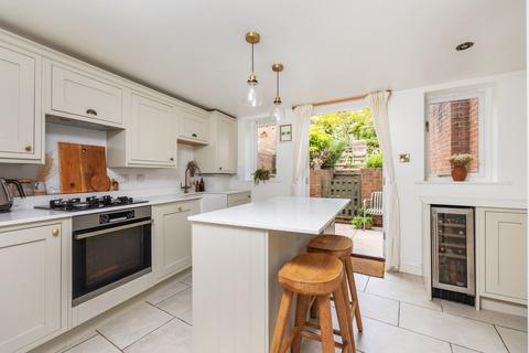 2 bedroom end of terrace house for sale, Bar End Road, Winchester, SO23