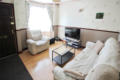 3 bedroom terraced house to rent, Shaftesbury Road, Reading RG30