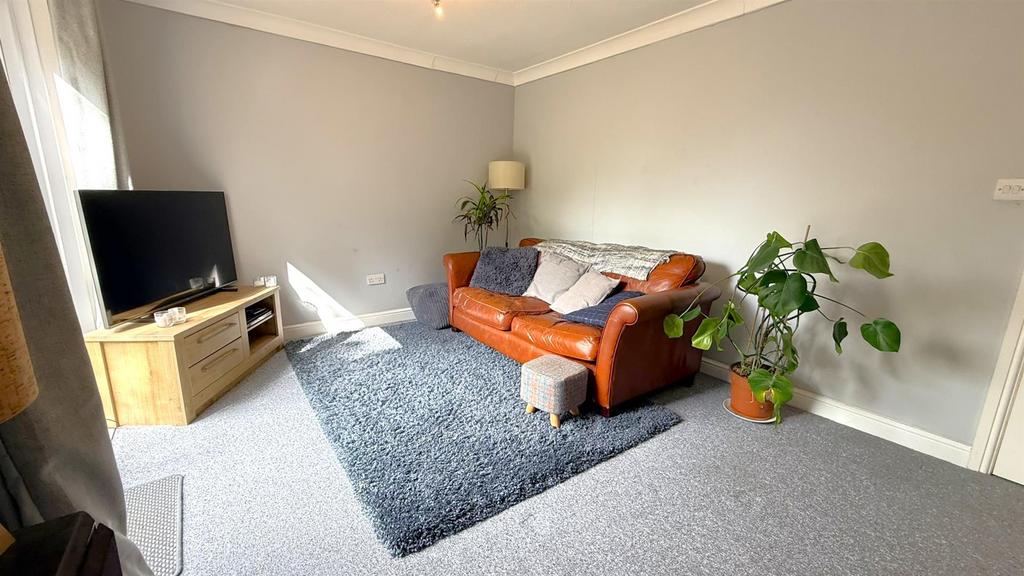 House in Birmingham, Kings Norton, West Midlands - More