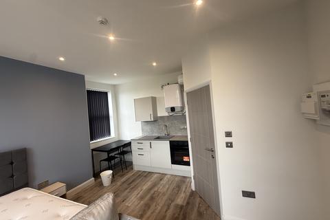 1 bedroom apartment to rent, Birkby Lodge Road, HUDDERSFIELD