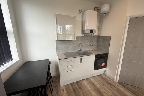 1 bedroom apartment to rent, Birkby Lodge Road, HUDDERSFIELD