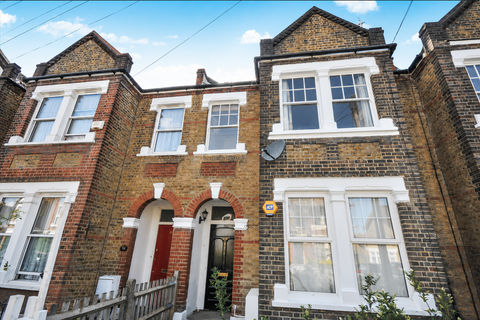 2 bedroom apartment to rent, Overcliff Road, London SE13