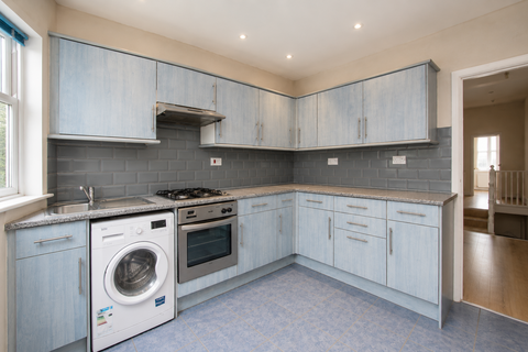 2 bedroom apartment to rent, Overcliff Road, London SE13