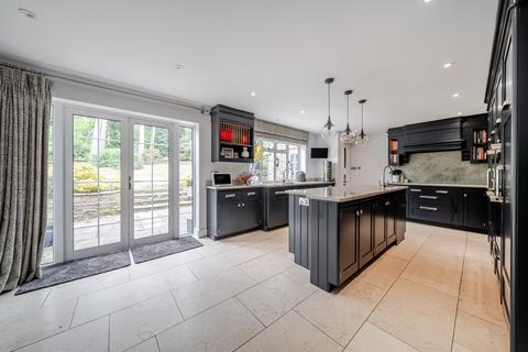 5 bedroom house for sale, Manor Gardens, Farnham, GU10