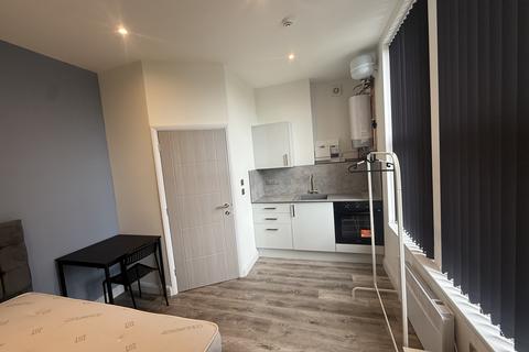 1 bedroom apartment to rent, Birkby Lodge Road, HUDDERSFIELD