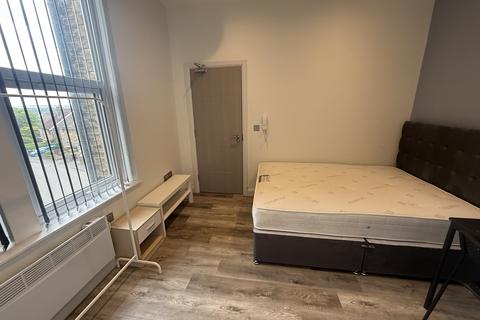 1 bedroom apartment to rent, Birkby Lodge Road, HUDDERSFIELD