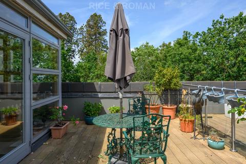 2 bedroom retirement property for sale, Oatlands Drive, Weybridge KT13
