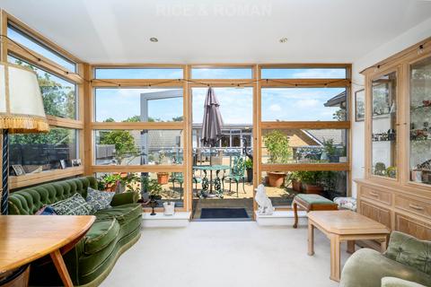2 bedroom retirement property for sale, Oatlands Drive, Weybridge KT13