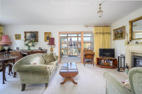 2 bedroom retirement property for sale, Oatlands Drive, Weybridge KT13