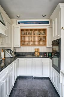 5 bedroom maisonette to rent, Heron House, Chiswick Mall, W4