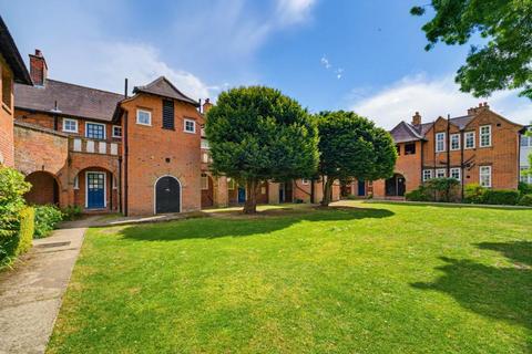 Holyoake Walk, W5