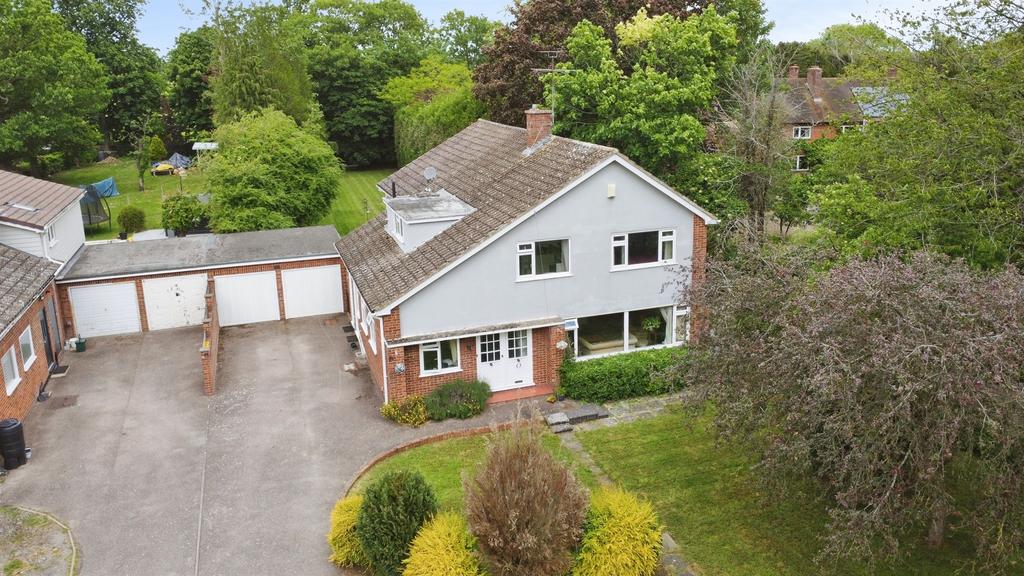 5 bedroom detached house for sale