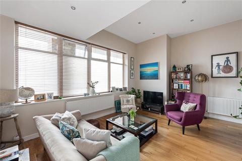Shacklewell Lane, London, E8