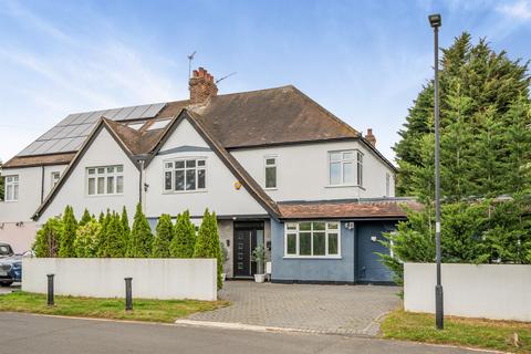 The Ridgeway, Enfield