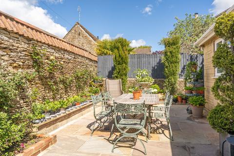 2 bedroom detached bungalow for sale, Noble Street, Sherston