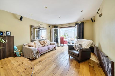 3 bedroom detached house for sale, St. Margarets Avenue, Uxbridge