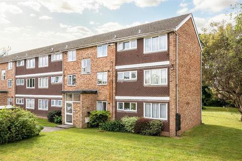 2 bedroom flat for sale, Woodington Close, London SE9