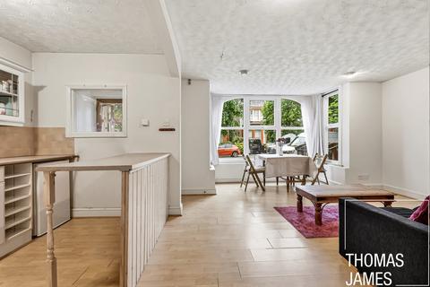 1 bedroom flat for sale, Broomfield Avenue, London, N13