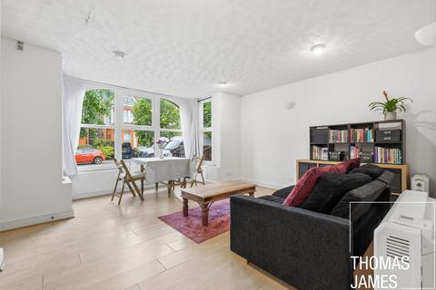 1 bedroom flat for sale, Broomfield Avenue, London, N13