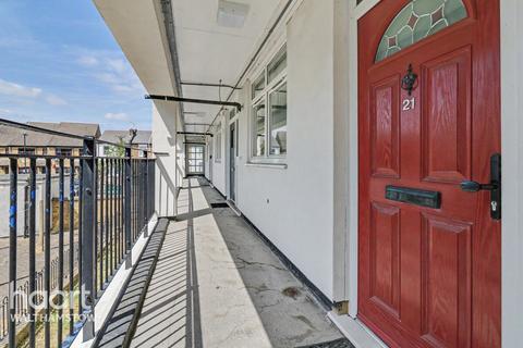 3 bedroom maisonette for sale, Grosvenor Rise East, Walthamstow