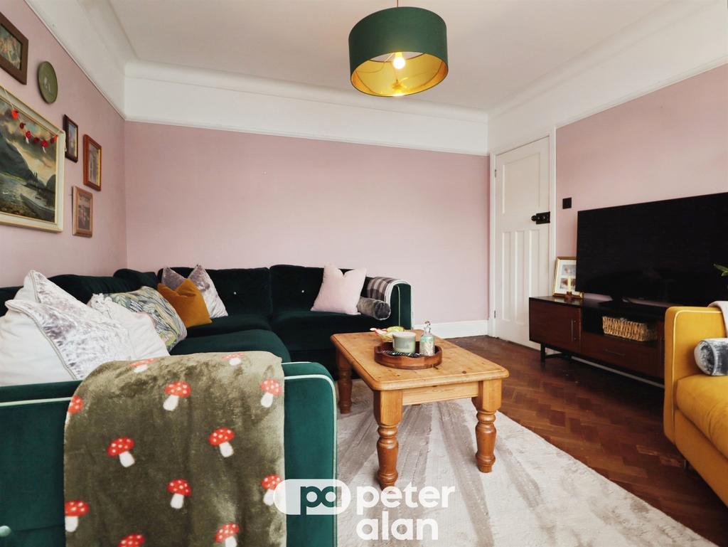Manor Way, CARDIFF - View 4