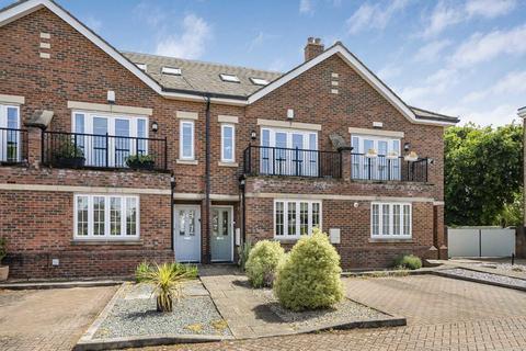 Green Street, Sunbury-On-Thames TW16