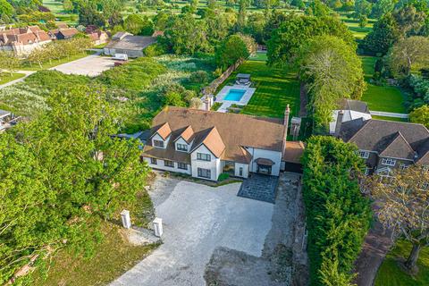 5 bedroom detached house for sale, Rochford SS4