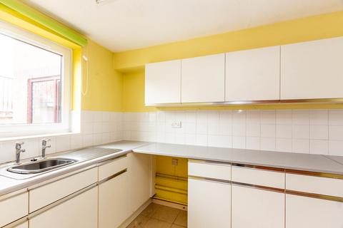 2 bedroom ground floor flat for sale, Barwick House, Rushden NN10
