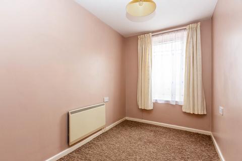 2 bedroom ground floor flat for sale, Barwick House, Rushden NN10