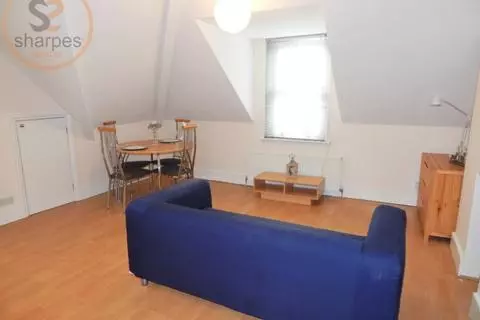 2 bedroom apartment to rent - View 2