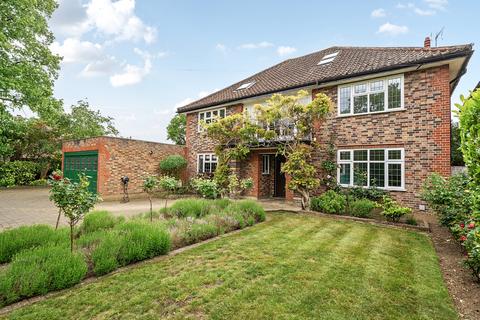 Ember Lane, Esher, KT10